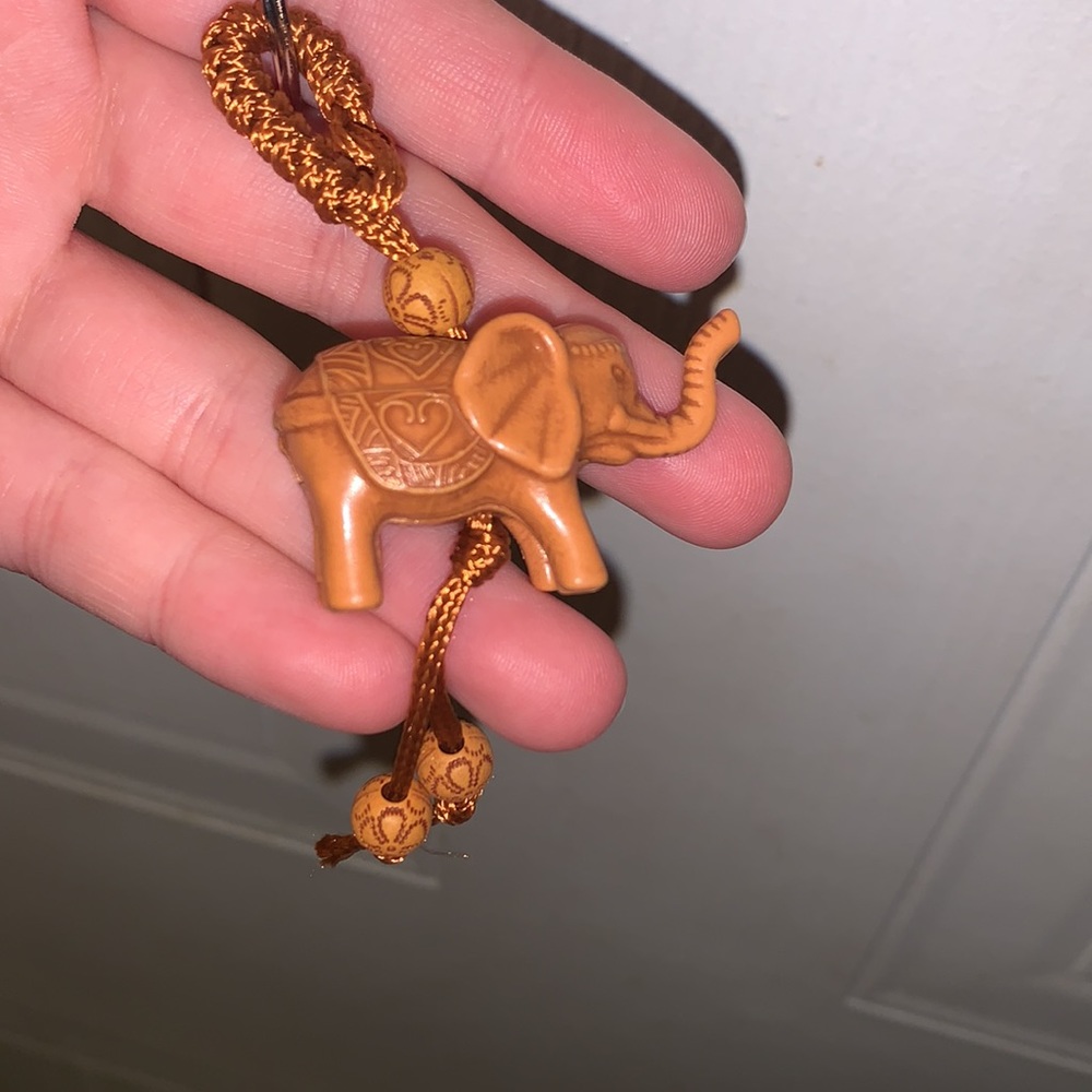 Free** Elephant Keychain - Picture 3 of 3